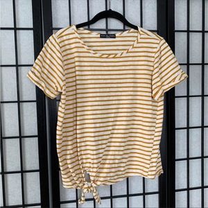 Kim & Cami white w yellow stripes tee. W cute tie in the front. Generous small!